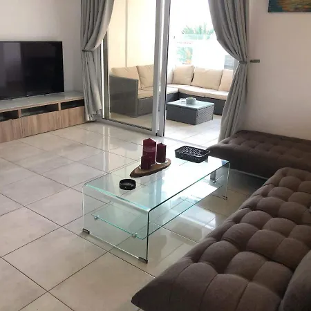 Luxury Suites Apartament Ajia Napa