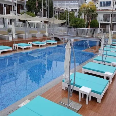 Luxury Suites Апартаменты *
